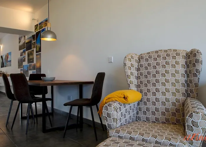 2 Bed With Distant Sea And Country Views Marsalforn