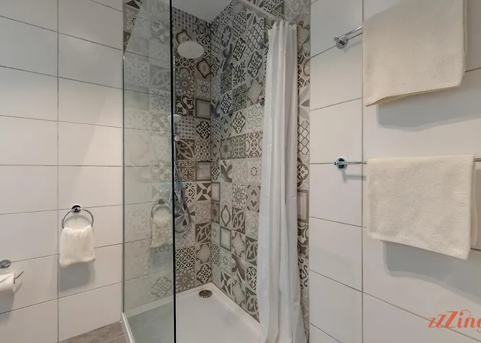 2 Bed With Distant Sea And Country Views